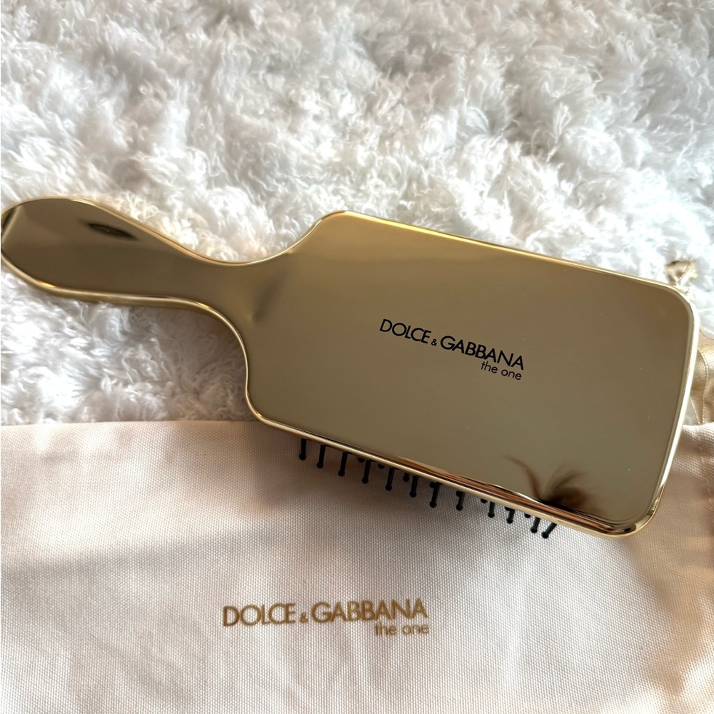 NEW Dolce & Gabbana Gold Paddle Brush